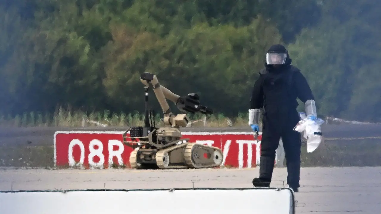 GERMANY-AIRPORT-AVIATION-DRONE-POLICE-SECURITY