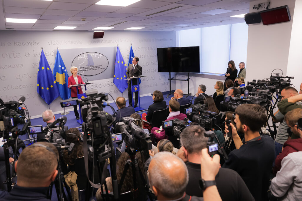 Von der Leyen a Pristina: “Credo in futuro UE per il Kosovo” Von der Leyen a Pristina: "Credo in futuro UE per il Kosovo"