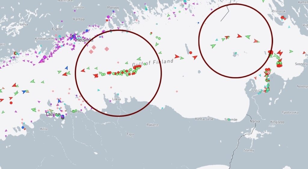 Flotta ombra russa, 150 tra petroliere e mercantili bloccate nel Golfo di Finlandia: la maxi coda di oltre 60 chilometri Flotta ombra russa, 150 tra petroliere e mercantili bloccate nel Golfo di Finlandia: la maxi coda di oltre 60 chilometri