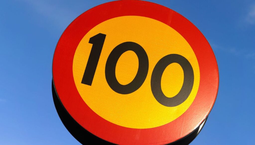 Limite di 100 km/h in autostrada in tutta Europa: l’ultima proposta Limite di 100 km/h in autostrada in tutta Europa: l'ultima proposta