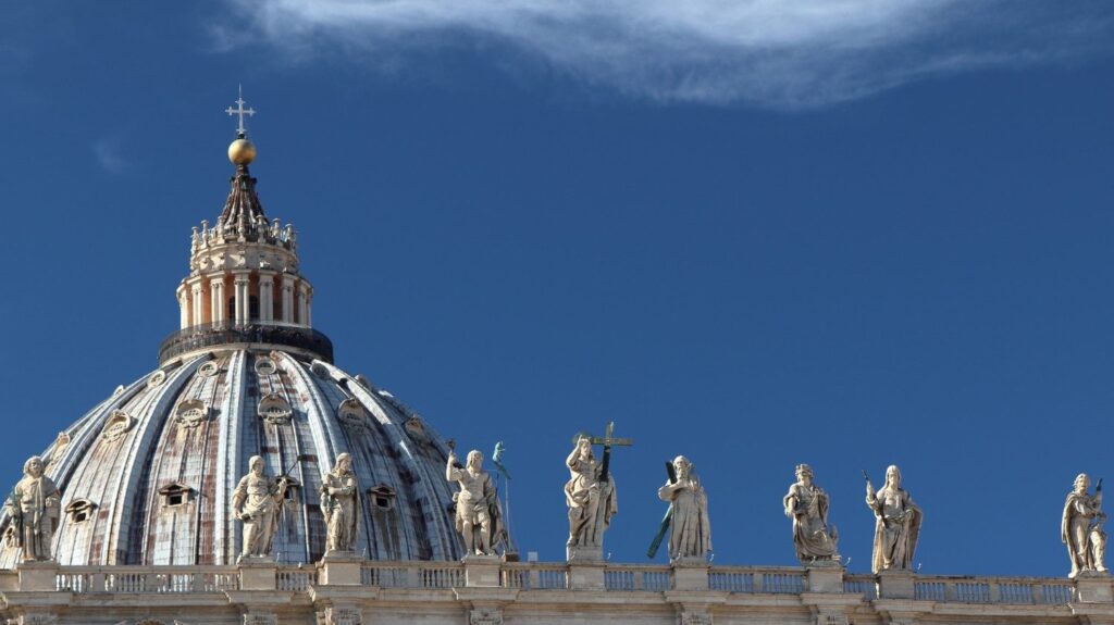 Il Papa: le donne in Vaticano, ricchezza da riconoscere e valorizzare sempre più