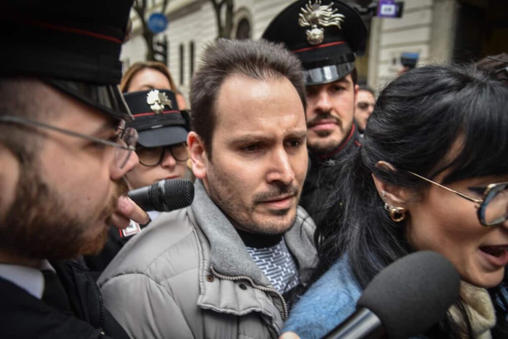 Garlasco, Sempio a Porta a Porta: ‘Non vivo più, sto chiuso in camera. Condanna a Stasi giusta’ Garlasco, Sempio a Porta a Porta: 'Non vivo più, sto chiuso in camera. Condanna a Stasi giusta'