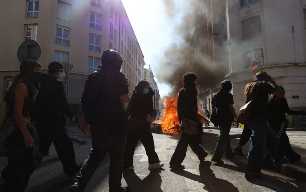 Francia, continuano le proteste degli studenti. Le ultime news in diretta