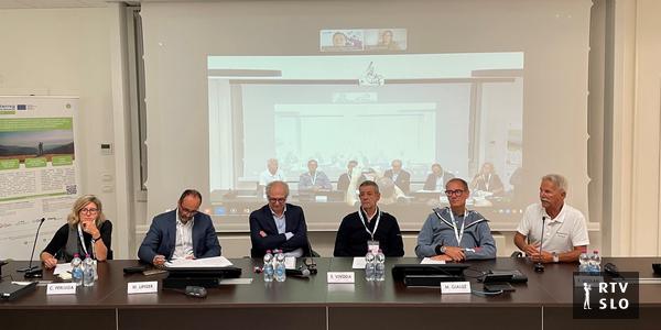 L’acqua non ha confini: Italia e Slovenia uniscono le forze L'acqua non ha confini: Italia e Slovenia uniscono le forze