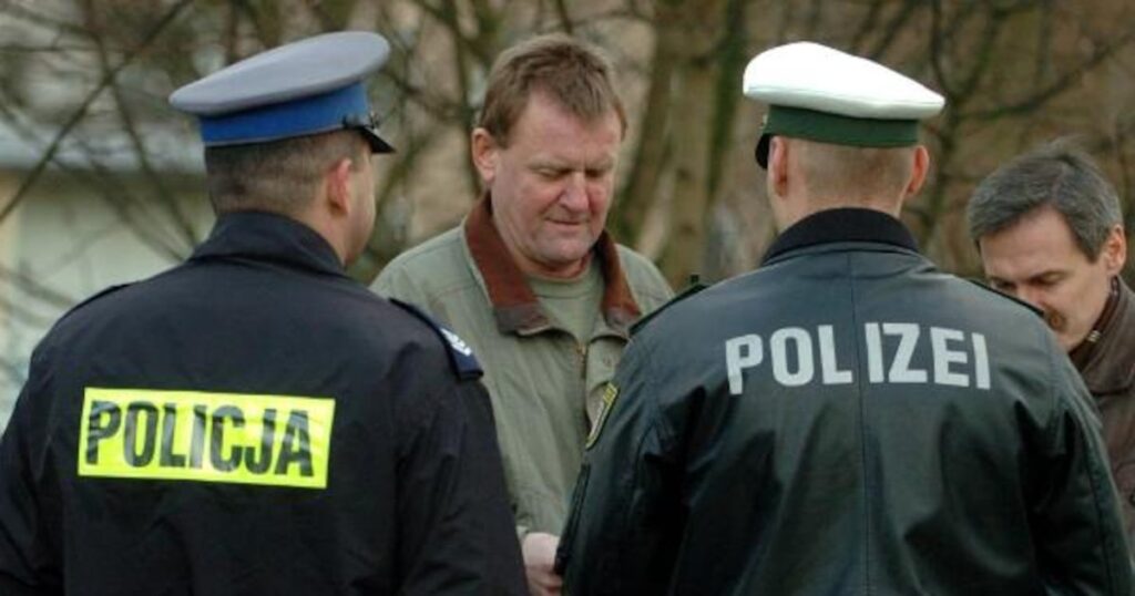 Terrore in una scuola in Polonia, 15enne accoltella tre persone: morta una bidella – il Giornale