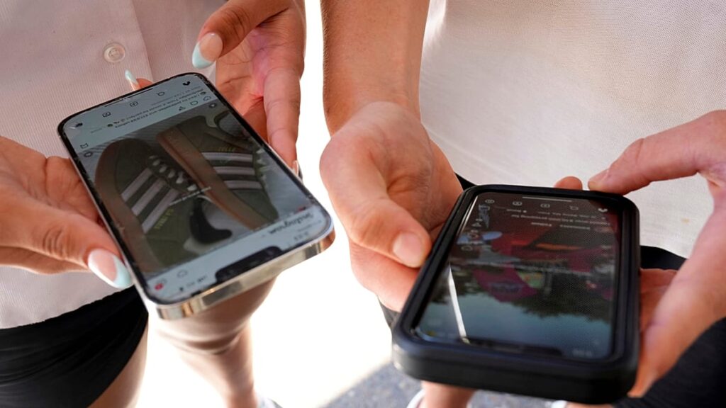 Grecia, stop ai social per i minori di 15 anni dal 2027: come sarà verificata l’età Grecia, stop ai social per i minori di 15 anni dal 2027: come sarà verificata l'età