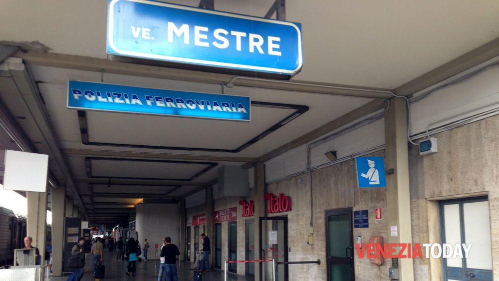 Partenze dei treni bloccate e in ritardo, investimento a Porto Marghera Partenze dei treni bloccate e in ritardo, investimento a Porto Marghera