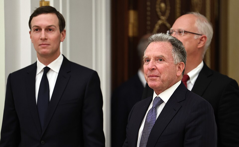 Gli emissari di Washington rinviano il viaggio a Mosca in attesa di un'intesa con Kiev ed Europa.