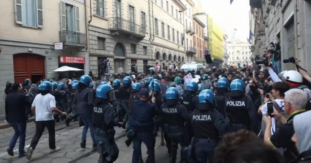 Caro-vita, secondo giorno di guerriglia a Milano: nuovi saccheggi in centro dopo gli scontri di ieri Caro-vita, secondo giorno di guerriglia a Milano: nuovi saccheggi in centro dopo gli scontri di ieri