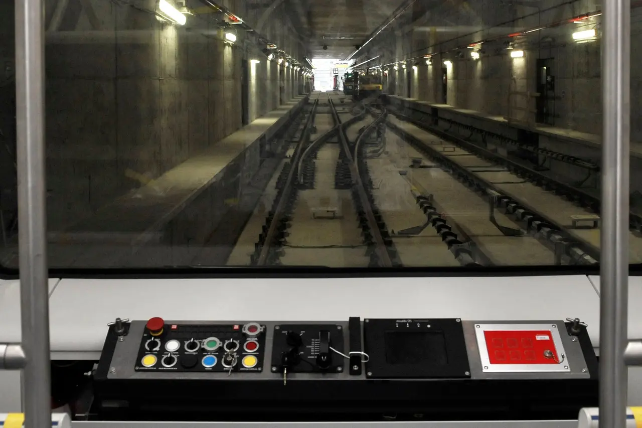 Inaugurazione, domani sabato 12 ottobre, per l’intera linea M4. Spettacoli gratuiti, feste di strada, eventi e spettacoli alle nuove fermate, nei cinema e nei teatri lungo la tratta