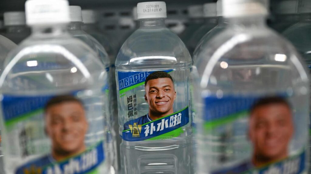 Mbappé, una battuta su Mao gli fa perdere due sponsor cinesi Mbappé, una battuta su Mao gli fa perdere due sponsor cinesi